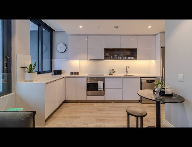 1 BEDROOM APARTMENT FOR SALE IN CAPE TOWN CITY CENTRE